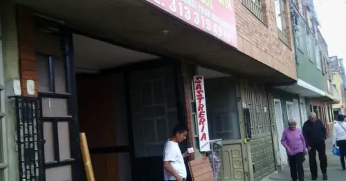 PISOS EN MADERA Y LAMINADOS PISOS EN MADERA Y LAMINADOS